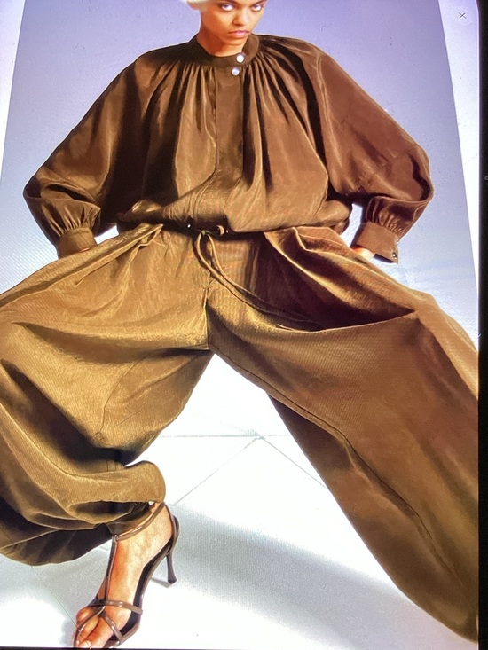 H&M Pants - New! H&M Khaki green/brown balloon leg trousers.